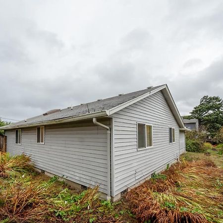 Captain Bill'S Beachhouse Lincoln City Exterior photo